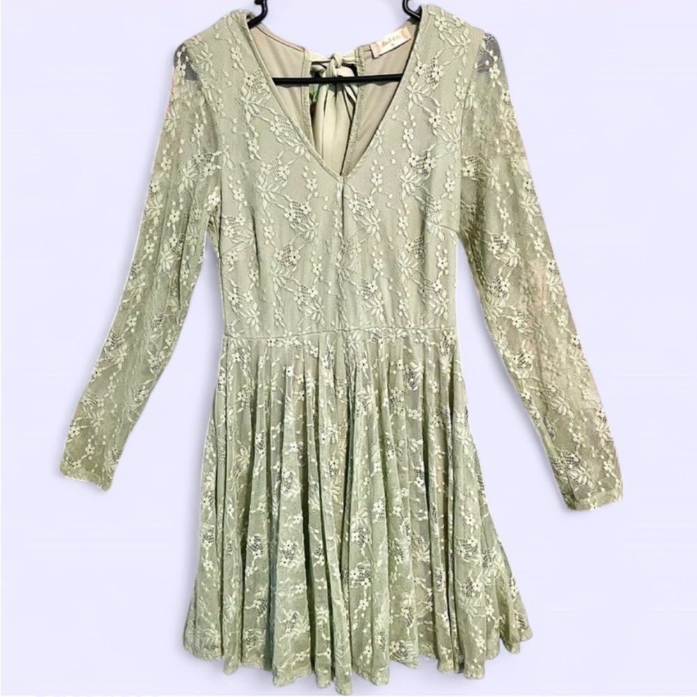 Altar’d State Sage Green Crochet Lace Midi Dress Medium Coquette Cottagecore EUC